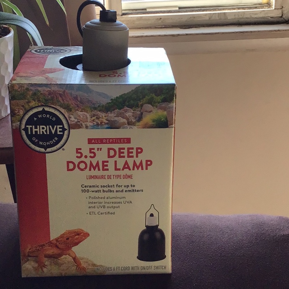 Dome lamp for reptiles 5.5” deep lamp thrive great for basking bulbs new